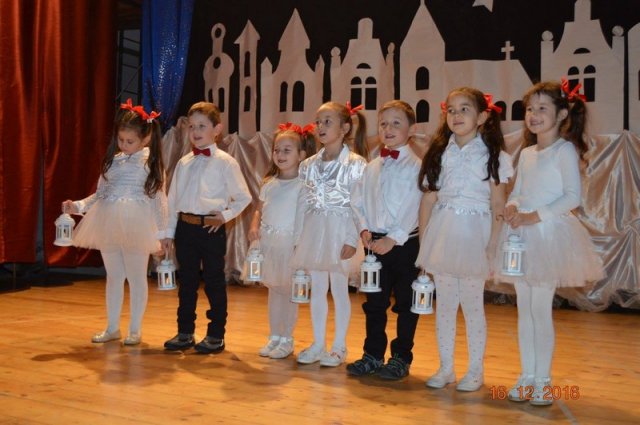 Vianočná školská akadémia v Semerove (16.12.2016)